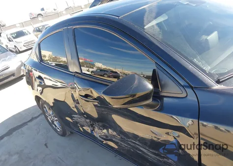 2019 Toyota Yaris Le from USA, damaged, VIN 3MYDLBYV4KY507644